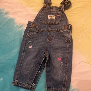 Baby girl denim overall jumper with tiny flowers 🌸